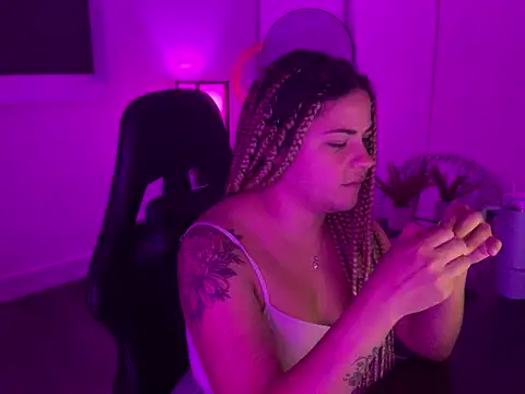 Snapshot of MelSaunders chatting on 26, 10, 2025 MelSaunders online show from 26, 10, 2025