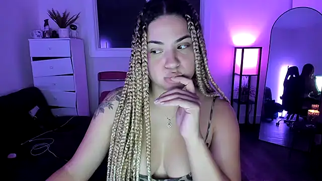 Snapshot of MelSaunders chatting on 31, 10, 2025 MelSaunders online show from 31, 10, 2025