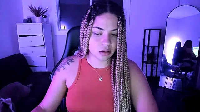 Snapshot of MelSaunders chatting on 2, 11, 2025 MelSaunders online show from 2, 11, 2025