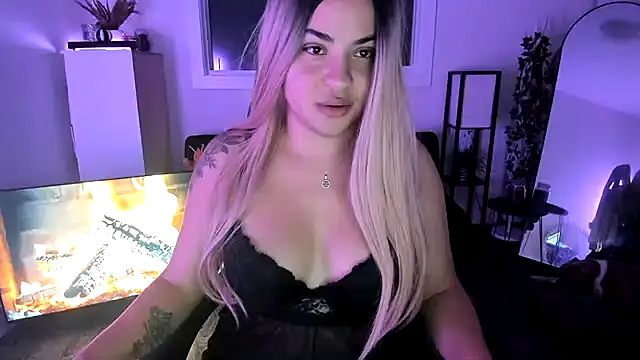 Snapshot of MelSaunders chatting on 7, 11, 2025 MelSaunders online show from 7, 11, 2025