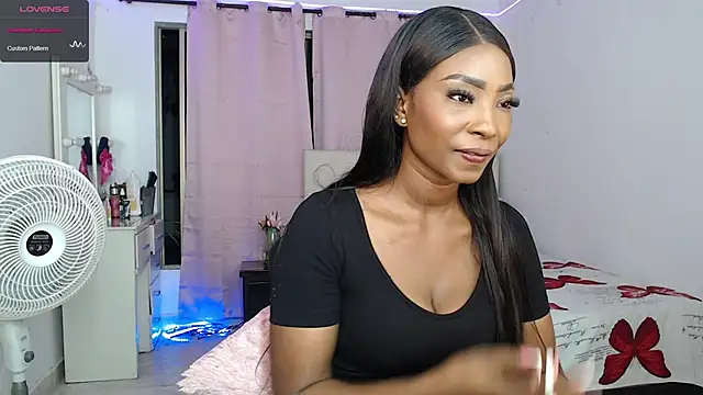 Snapshot of samantha-rose2 chatting on 16, 2, 2025 samantha-rose2 online show from 16, 2, 2025