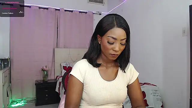 Snapshot of samantha-rose2 chatting on 28, 2, 2025 samantha-rose2 online show from 28, 2, 2025