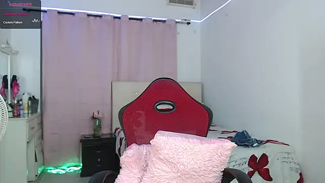 Snapshot of samantha-rose2 chatting on 2, 3, 2025 samantha-rose2 online show from 2, 3, 2025