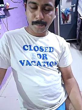 Snapshot of GlassBarge9 chatting on 5, 1, 2025 GlassBarge9 online show from 5, 1, 2025