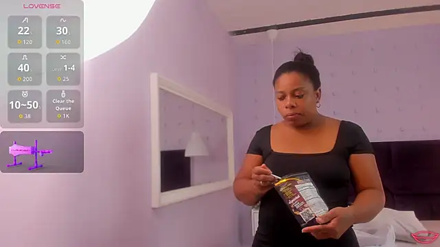 Snapshot of BrianaHazel chatting on 6, 10, 2025 BrianaHazel online show from 6, 10, 2025