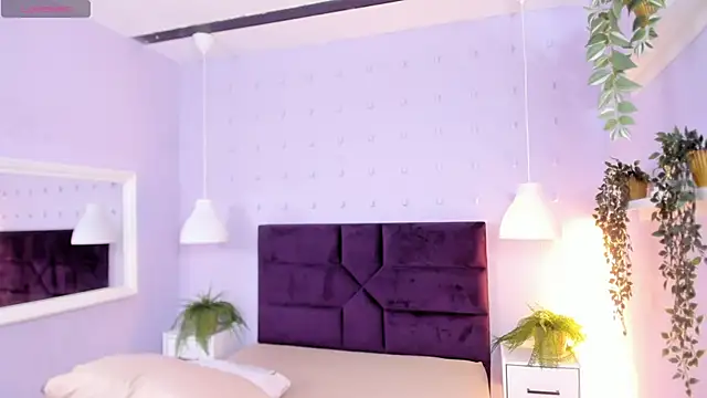 Snapshot of BrianaHazel chatting on 12, 10, 2025 BrianaHazel online show from 12, 10, 2025