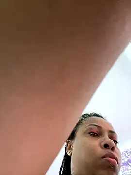 Snapshot of BrianaHazel chatting on 5, 11, 2025 BrianaHazel online show from 5, 11, 2025