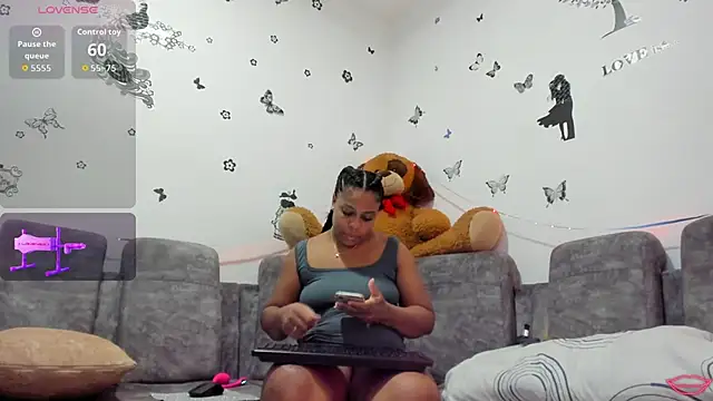 Snapshot of BrianaHazel chatting on 10, 11, 2025 BrianaHazel online show from 10, 11, 2025