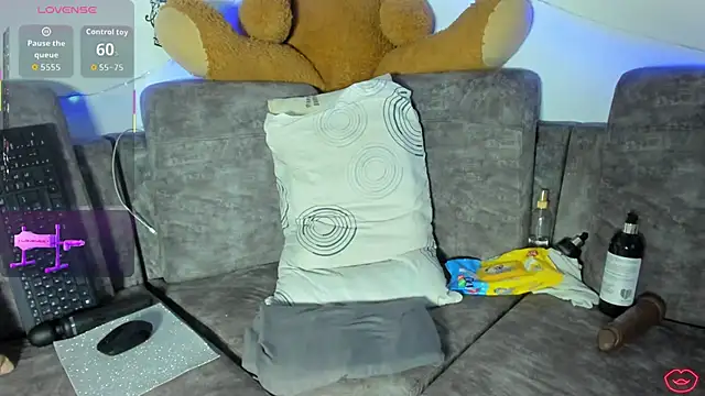 Snapshot of BrianaHazel chatting on 18, 11, 2025 BrianaHazel online show from 18, 11, 2025