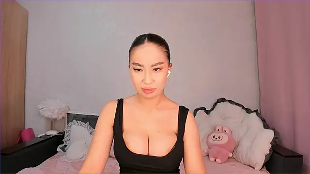 Snapshot of Long_is1and chatting on 11, 9, 2025 Long is1and online show from 11, 9, 2025