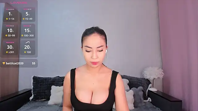 Snapshot of Long_is1and chatting on 11, 10, 2025 Long is1and online show from 11, 10, 2025