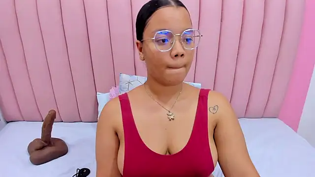 Snapshot of ISABELLA_020 chatting on 8, 2, 2025 ISABELLA 020 online show from 8, 2, 2025