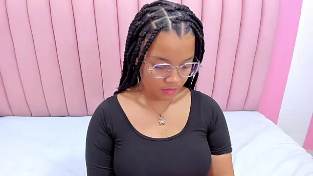 Snapshot of ISABELLA_020 chatting on 12, 2, 2025 ISABELLA 020 online show from 12, 2, 2025