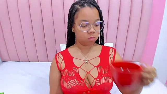 Snapshot of ISABELLA_020 chatting on 19, 2, 2025 ISABELLA 020 online show from 19, 2, 2025