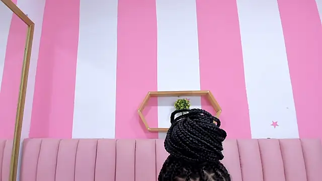 Snapshot of ISABELLA_020 chatting on 21, 2, 2025 ISABELLA 020 online show from 21, 2, 2025