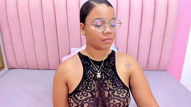 Snapshot of ISABELLA_020 chatting on 24, 2, 2025 ISABELLA 020 online show from 24, 2, 2025