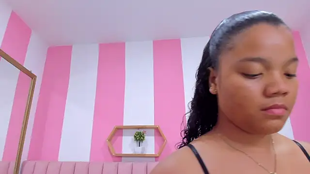 Snapshot of ISABELLA_020 chatting on 28, 2, 2025 ISABELLA 020 online show from 28, 2, 2025