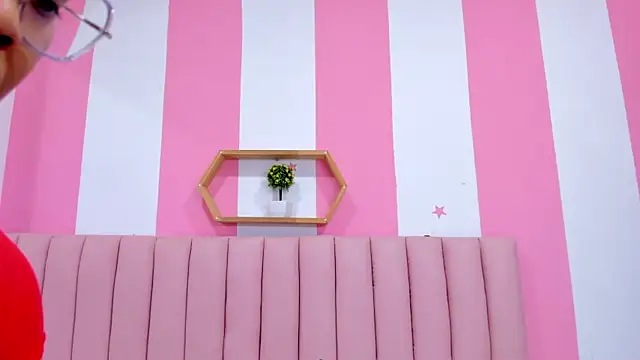 Snapshot of ISABELLA_020 chatting on 4, 3, 2025 ISABELLA 020 online show from 4, 3, 2025