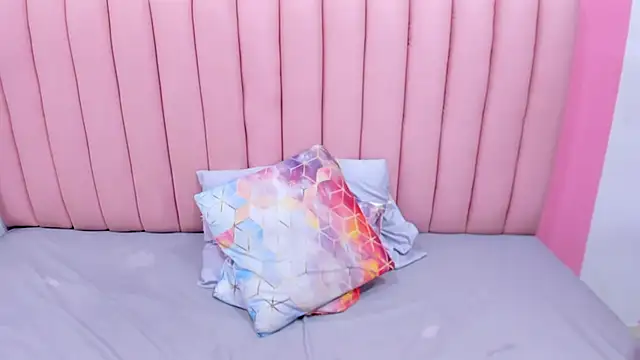 Snapshot of ISABELLA_020 chatting on 8, 3, 2025 ISABELLA 020 online show from 8, 3, 2025