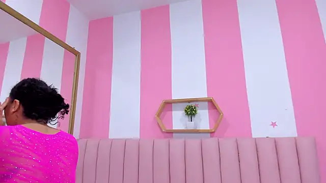 Snapshot of ISABELLA_020 chatting on 8, 3, 2025 ISABELLA 020 online show from 8, 3, 2025