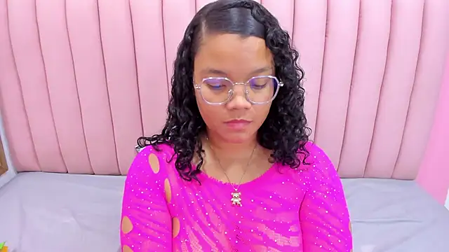 Snapshot of ISABELLA_020 chatting on 8, 3, 2025 ISABELLA 020 online show from 8, 3, 2025