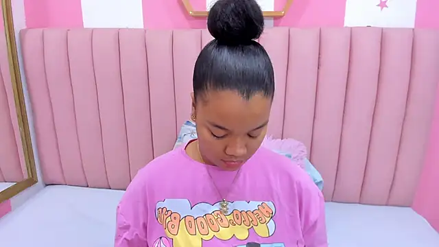 Snapshot of ISABELLA_020 chatting on 11, 3, 2025 ISABELLA 020 online show from 11, 3, 2025