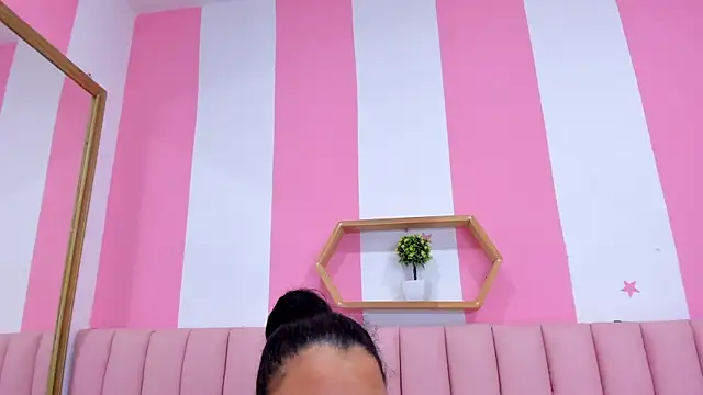 Snapshot of ISABELLA_020 chatting on 12, 3, 2025 ISABELLA 020 online show from 12, 3, 2025