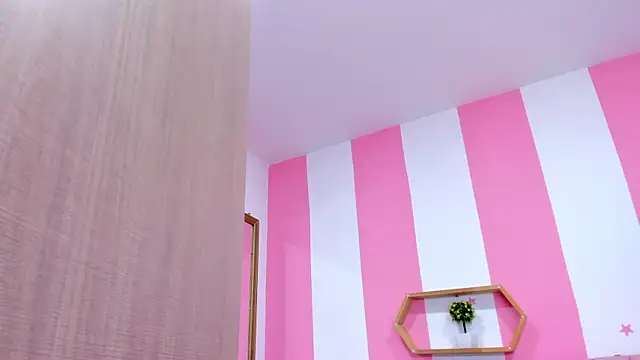 Snapshot of ISABELLA_020 chatting on 15, 3, 2025 ISABELLA 020 online show from 15, 3, 2025