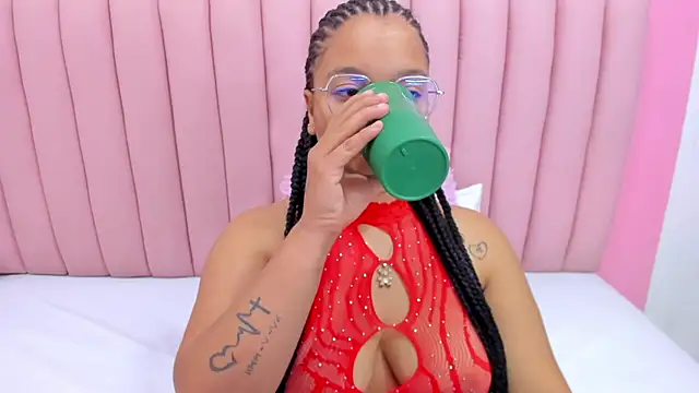 Snapshot of ISABELLA_020 chatting on 17, 3, 2025 ISABELLA 020 online show from 17, 3, 2025