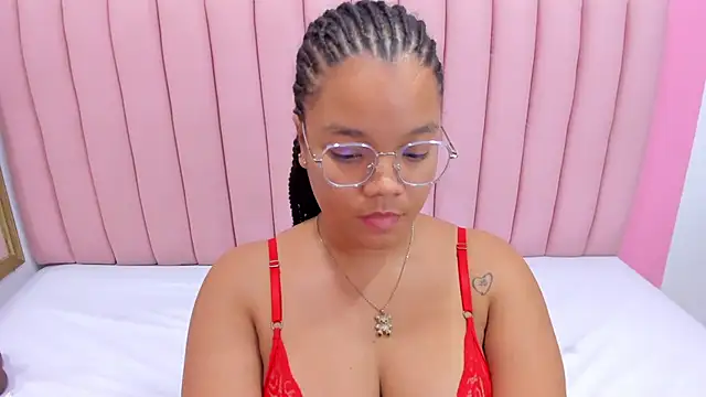 Snapshot of ISABELLA_020 chatting on 20, 3, 2025 ISABELLA 020 online show from 20, 3, 2025