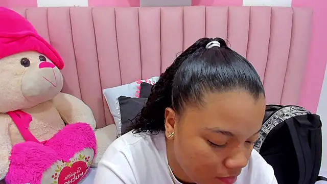 Snapshot of ISABELLA_020 chatting on 11, 9, 2025 ISABELLA 020 online show from 11, 9, 2025