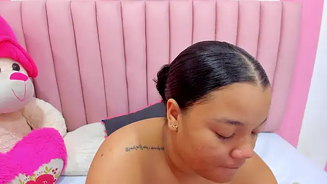 Snapshot of ISABELLA_020 chatting on 16, 9, 2025 ISABELLA 020 online show from 16, 9, 2025