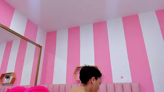 Snapshot of ISABELLA_020 chatting on 23, 9, 2025 ISABELLA 020 online show from 23, 9, 2025