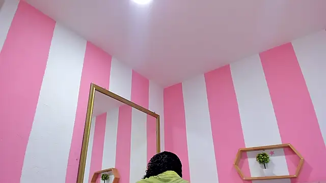 Snapshot of ISABELLA_020 chatting on 24, 9, 2025 ISABELLA 020 online show from 24, 9, 2025