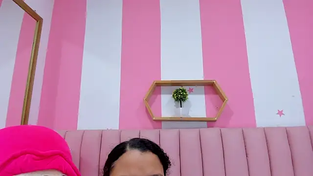 Snapshot of ISABELLA_020 chatting on 25, 9, 2025 ISABELLA 020 online show from 25, 9, 2025