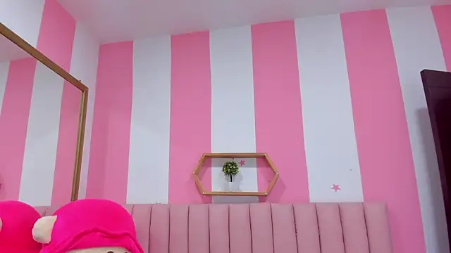 Snapshot of ISABELLA_020 chatting on 29, 9, 2025 ISABELLA 020 online show from 29, 9, 2025