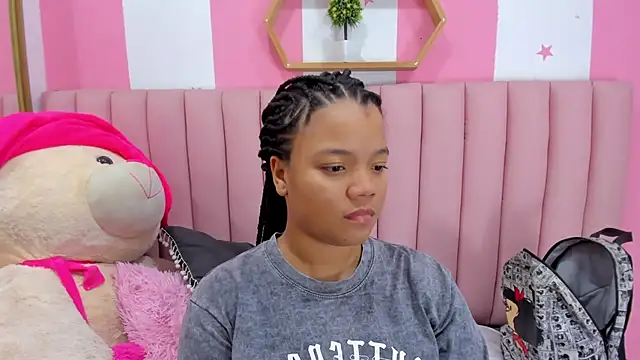 Snapshot of ISABELLA_020 chatting on 14, 10, 2025 ISABELLA 020 online show from 14, 10, 2025