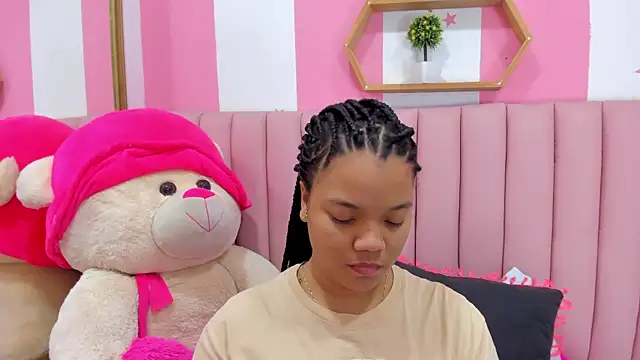 Snapshot of ISABELLA_020 chatting on 15, 10, 2025 ISABELLA 020 online show from 15, 10, 2025