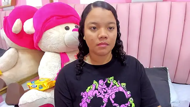 Snapshot of ISABELLA_020 chatting on 18, 10, 2025 ISABELLA 020 online show from 18, 10, 2025