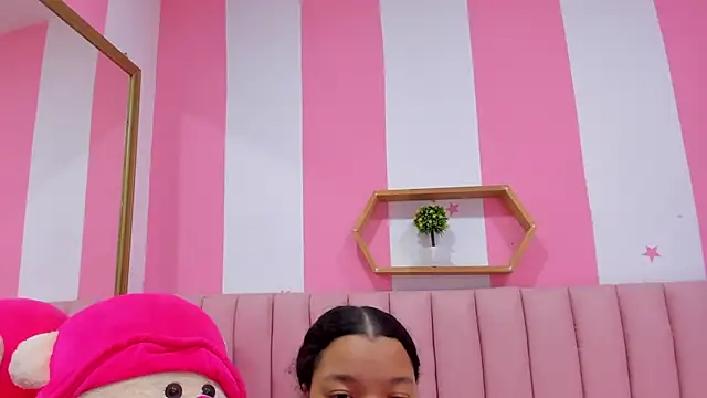 Snapshot of ISABELLA_020 chatting on 23, 10, 2025 ISABELLA 020 online show from 23, 10, 2025