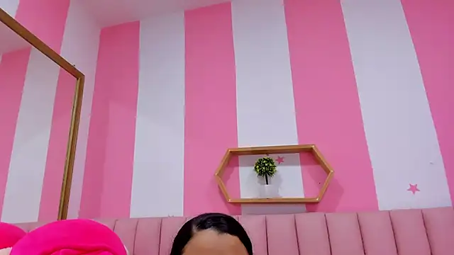 Snapshot of ISABELLA_020 chatting on 25, 10, 2025 ISABELLA 020 online show from 25, 10, 2025