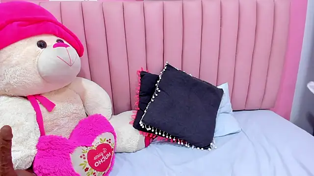 Snapshot of ISABELLA_020 chatting on 30, 10, 2025 ISABELLA 020 online show from 30, 10, 2025