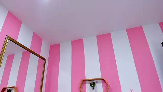 Snapshot of ISABELLA_020 chatting on 31, 10, 2025 ISABELLA 020 online show from 31, 10, 2025