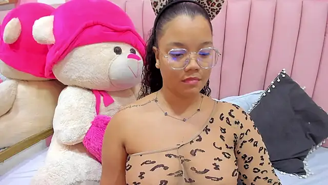 Snapshot of ISABELLA_020 chatting on 8, 11, 2025 ISABELLA 020 online show from 8, 11, 2025