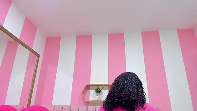 Snapshot of ISABELLA_020 chatting on 10, 11, 2025 ISABELLA 020 online show from 10, 11, 2025