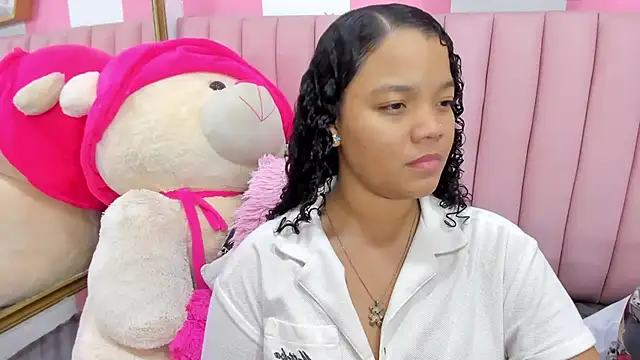 Snapshot of ISABELLA_020 chatting on 24, 11, 2025 ISABELLA 020 online show from 24, 11, 2025