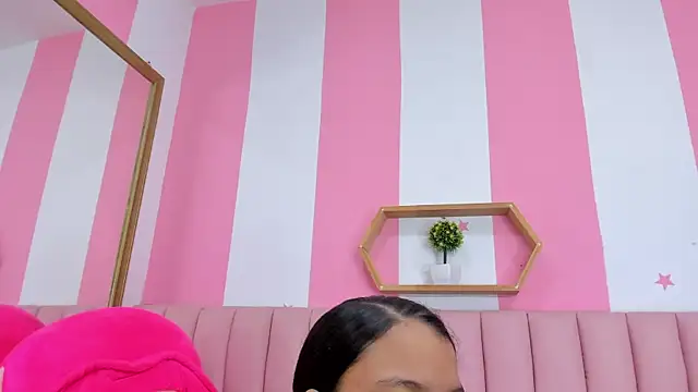 Snapshot of ISABELLA_020 chatting on 3, 12, 2025 ISABELLA 020 online show from 3, 12, 2025