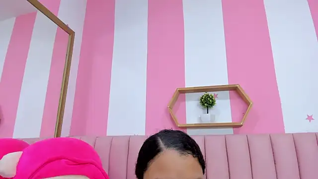 Snapshot of ISABELLA_020 chatting on 5, 12, 2025 ISABELLA 020 online show from 5, 12, 2025