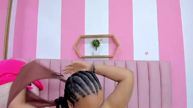 ISABELLA 020 online show from 6, 4, 2026