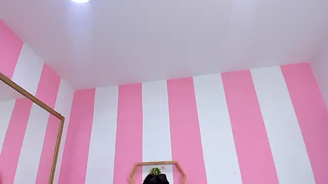 ISABELLA 020 online show from 15, 5, 2026